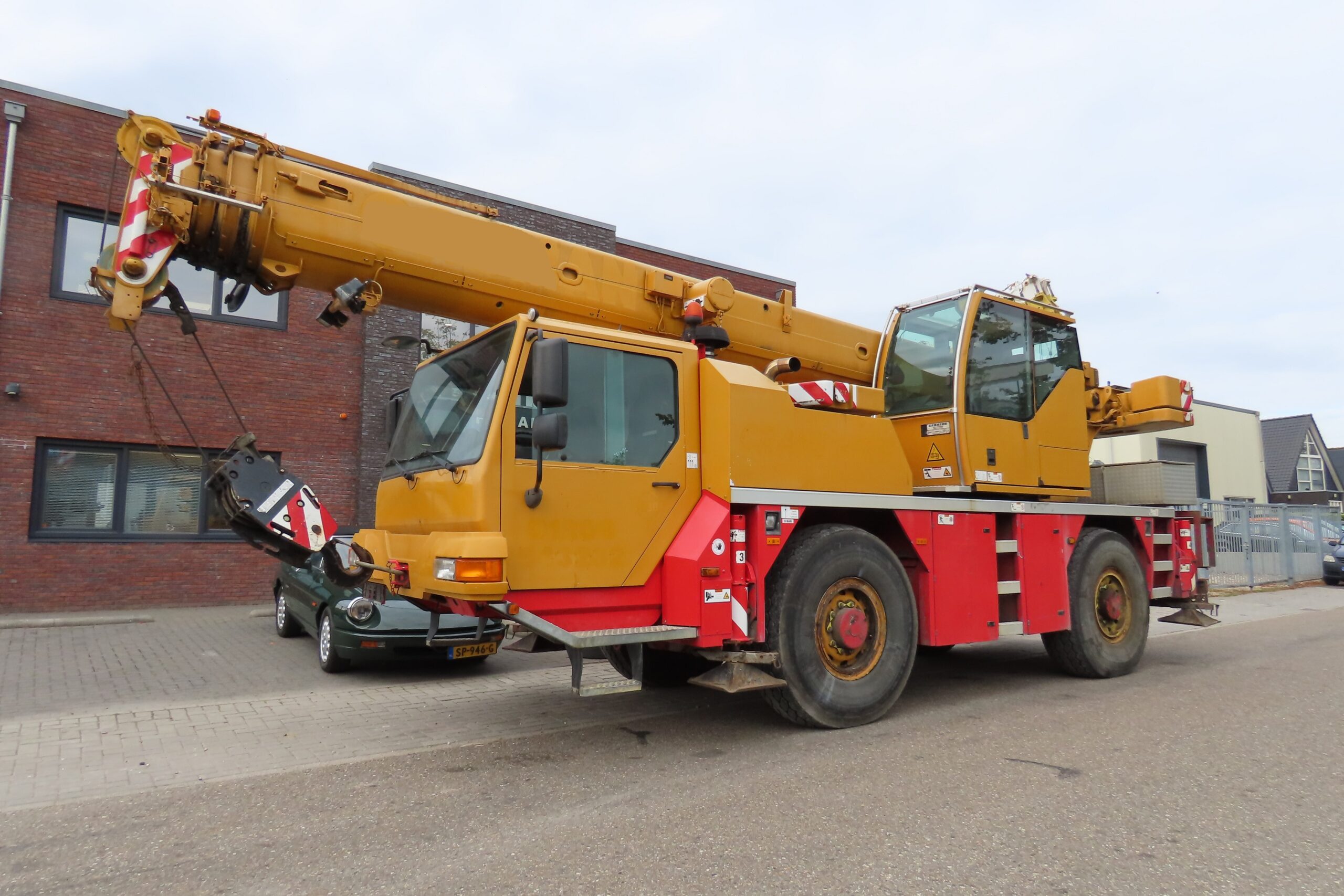 Liebherr LTM 1030-2. 1