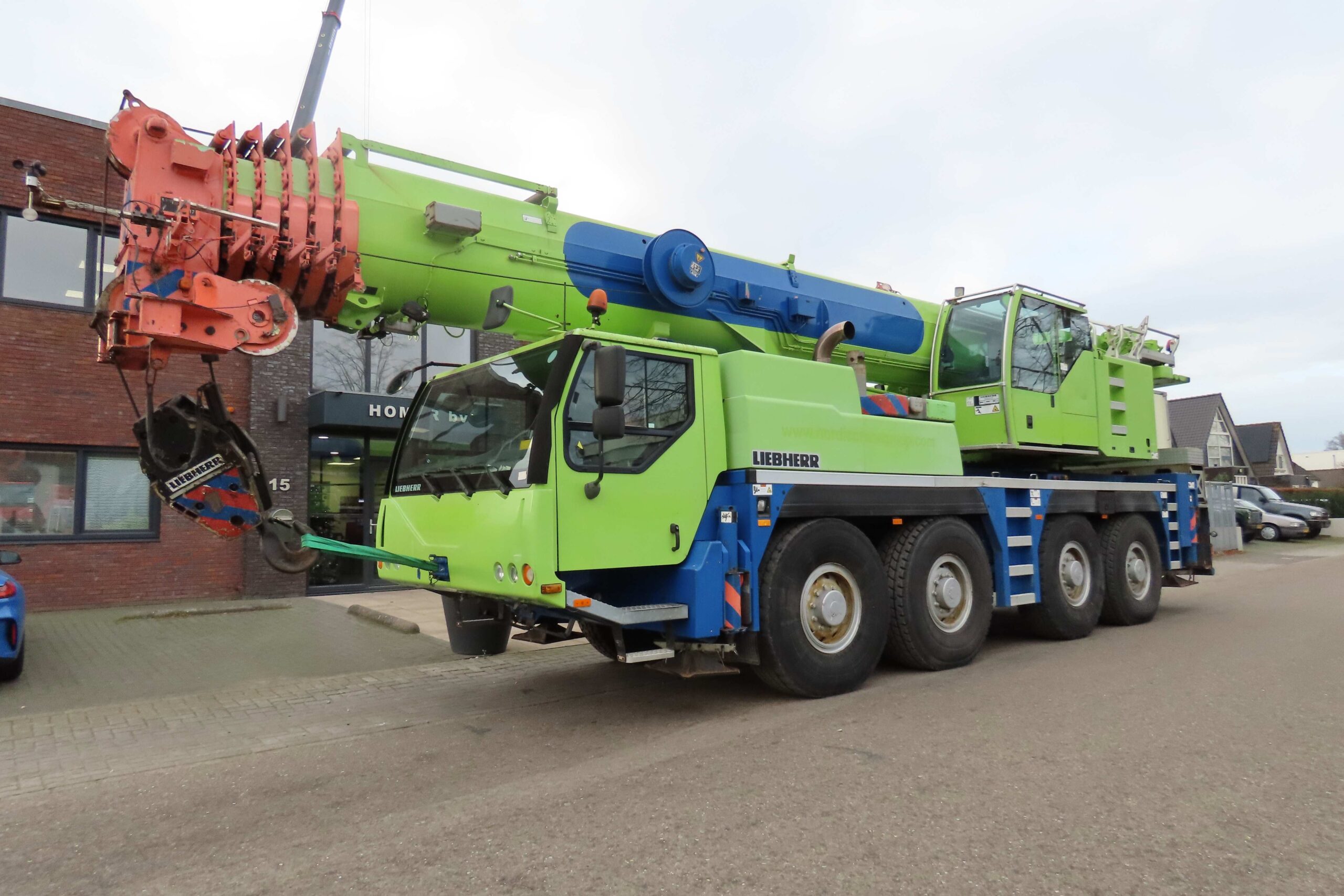 Liebherr LTM 1090-4.1 from 2010 with serial number 062188