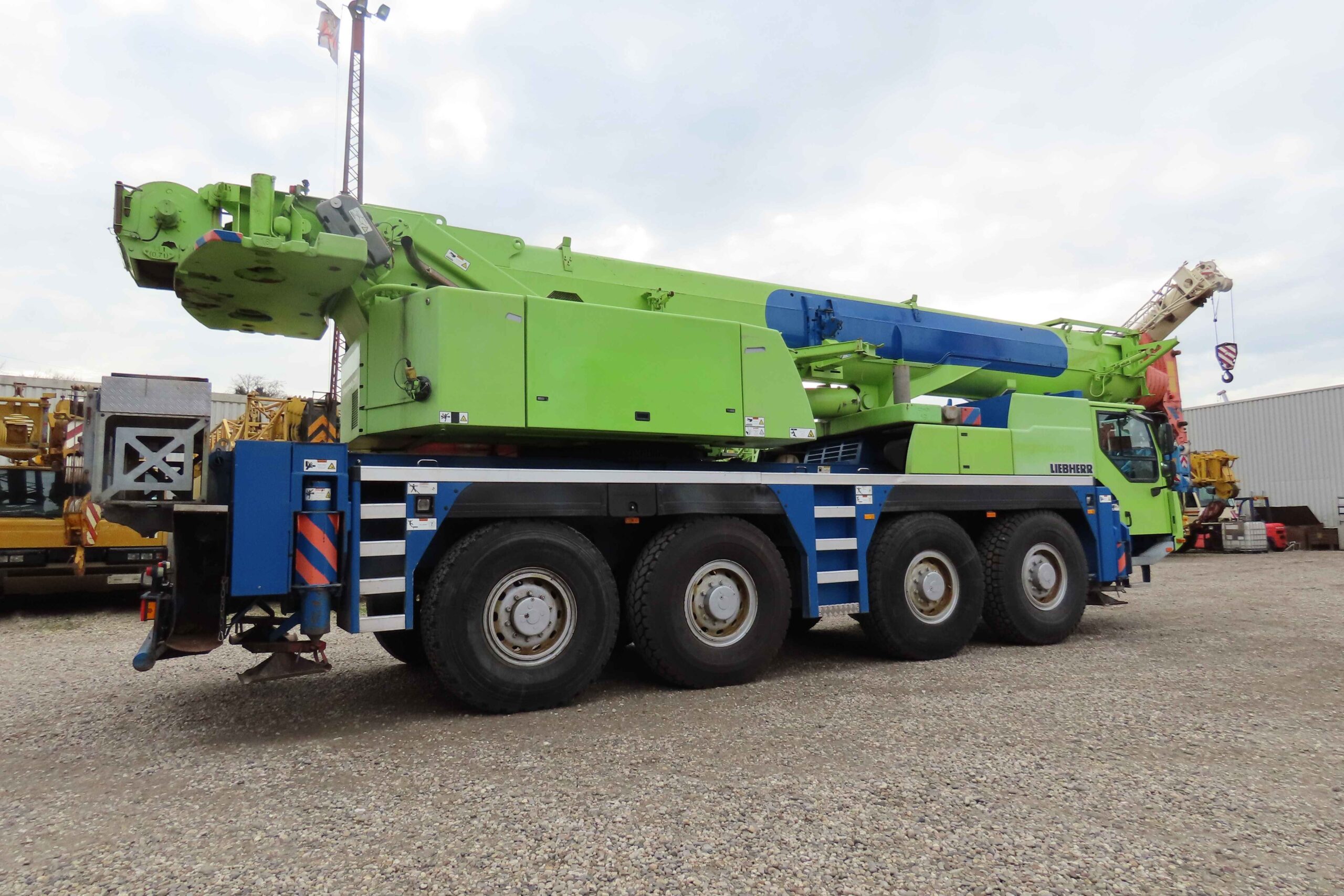 Liebherr LTM 1090-4.1 aus dem Jahr 2010 mit der Seriennummer 062188