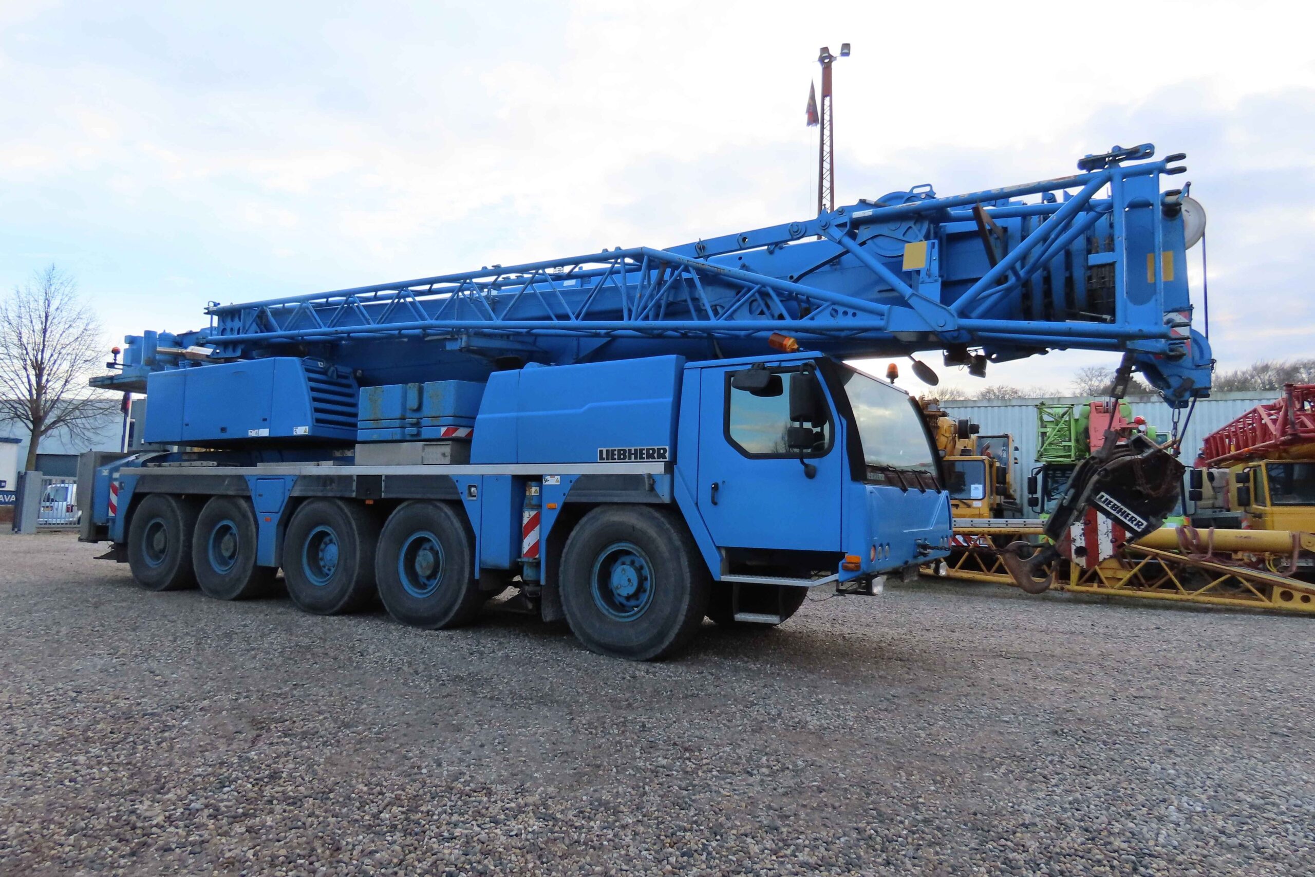 Liebherr LTM 1130-5.1 aus dem Jahr 2009 mit der Seriennummer 066111