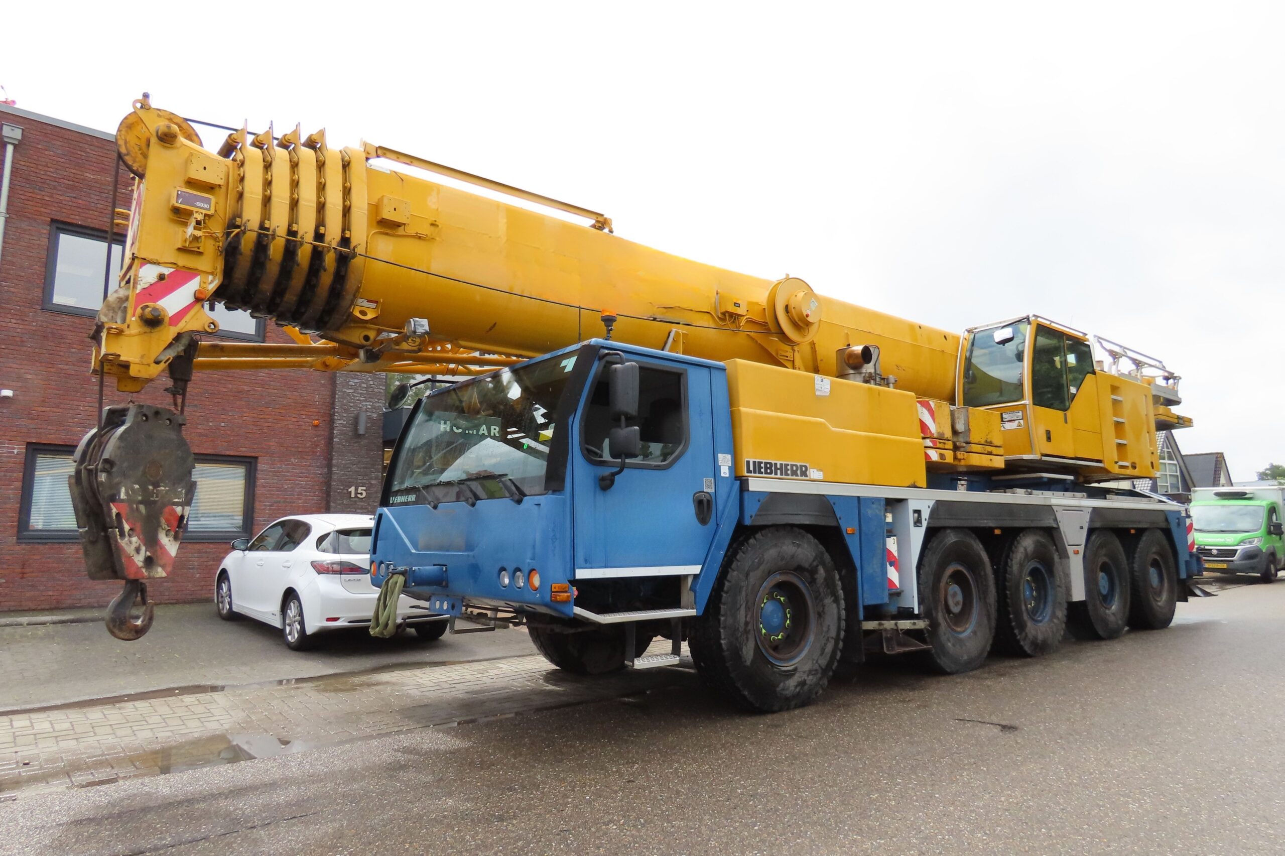 Liebherr LTM 1130-5.1 from 2012 with serial number 066385