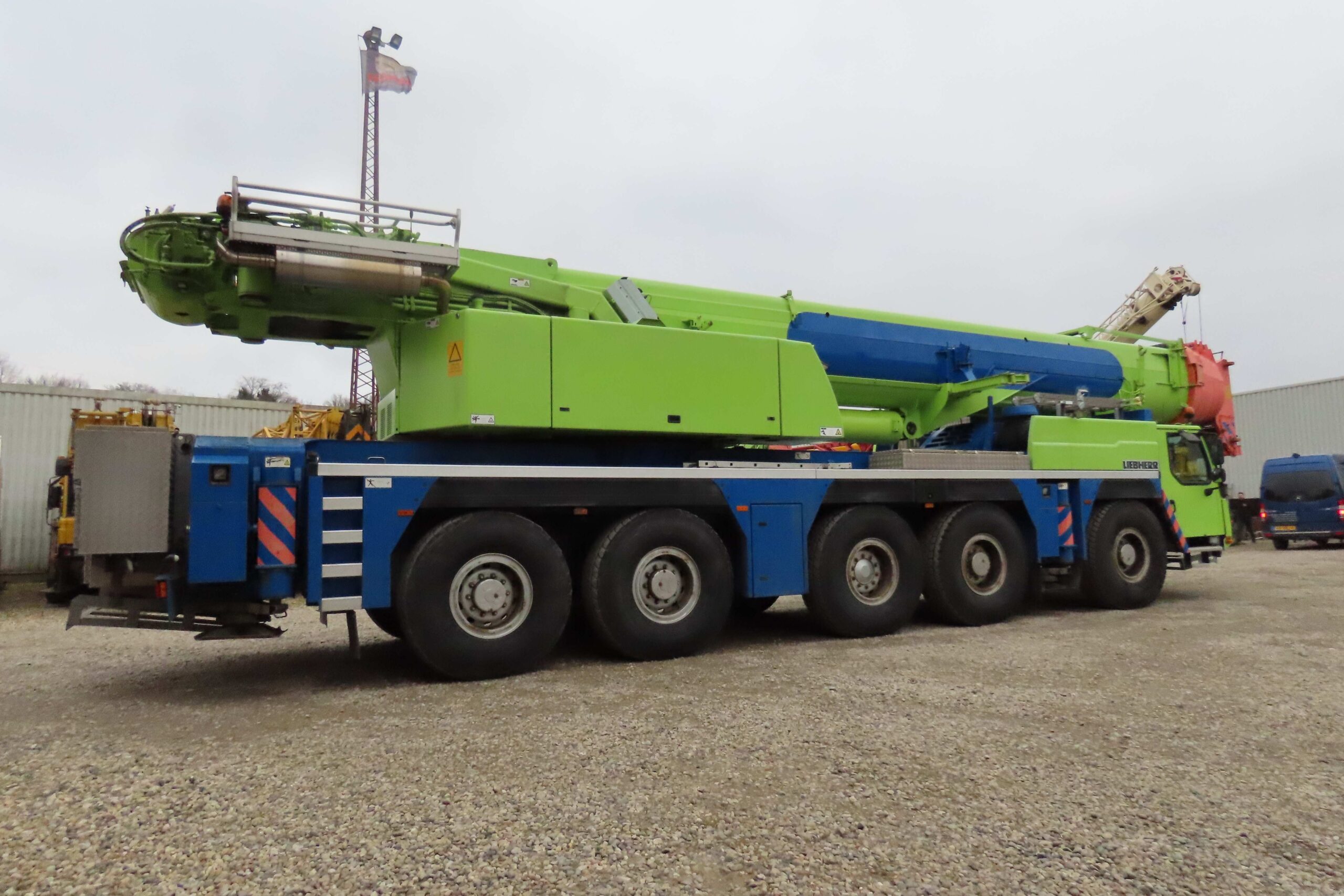 Liebherr LTM 1220-5.2 aus dem Jahr 2010 mit der Seriennummer 094606