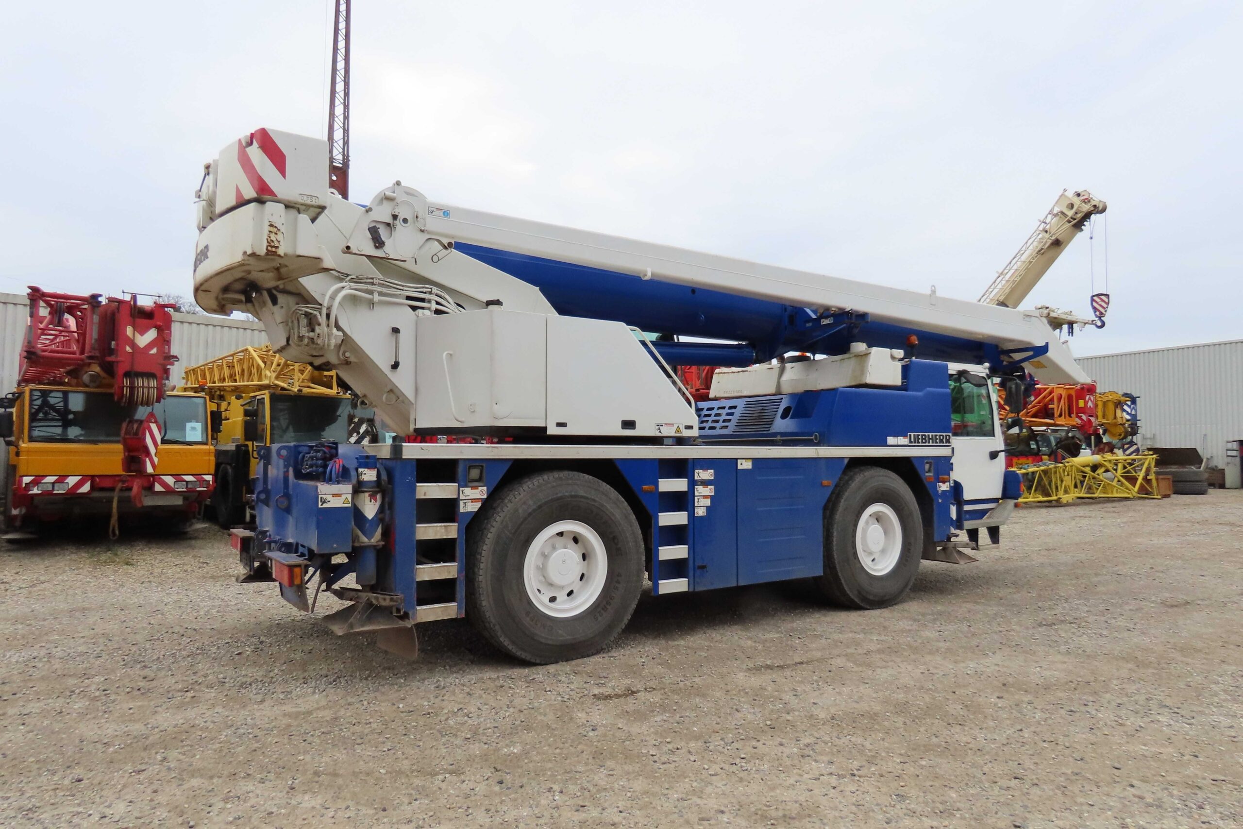 Liebherr LTM 1040-2.1 uit 2014 te koop met serienummer 052138