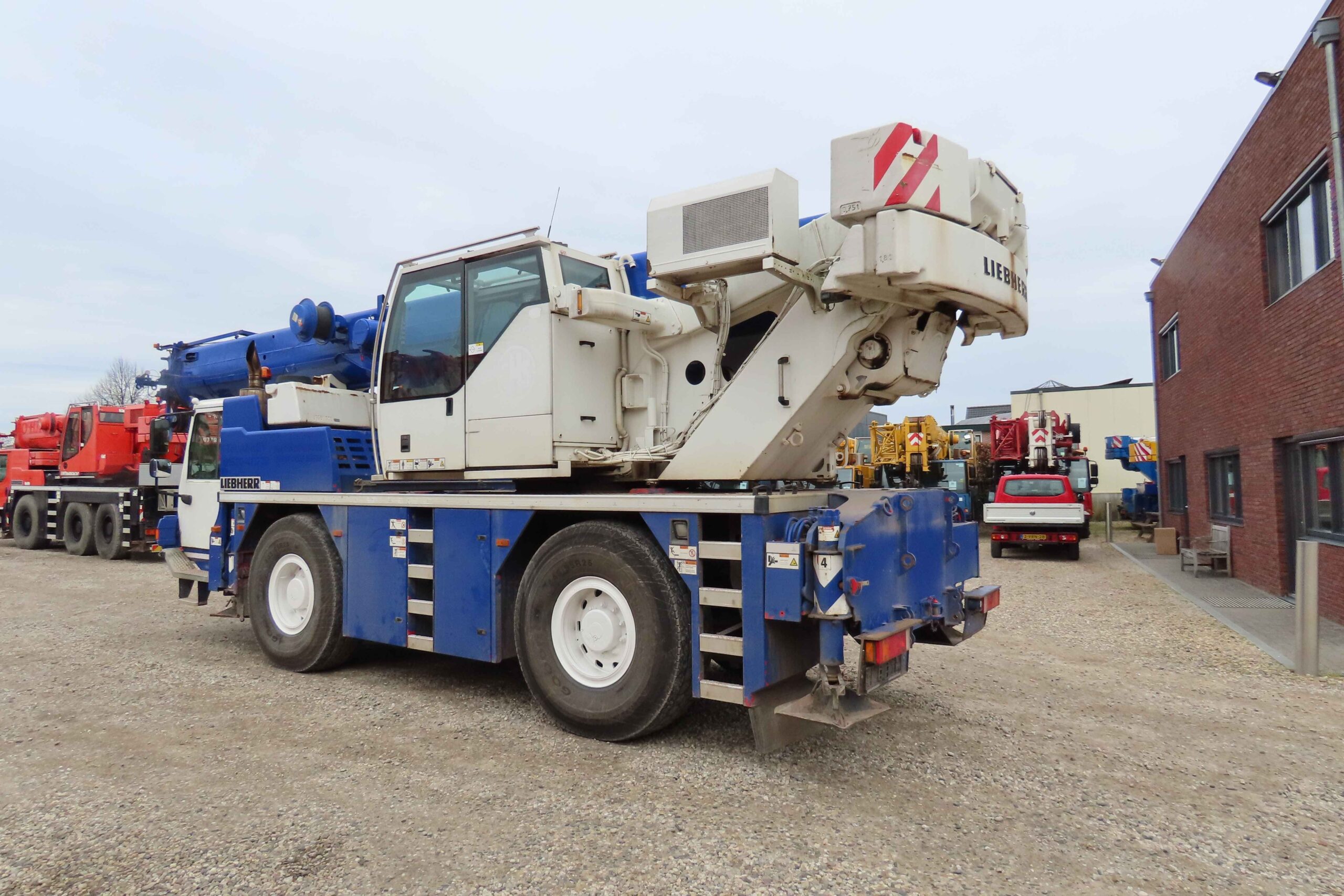 Liebherr LTM 1040-2.1 uit 2014 te koop met serienummer 052138