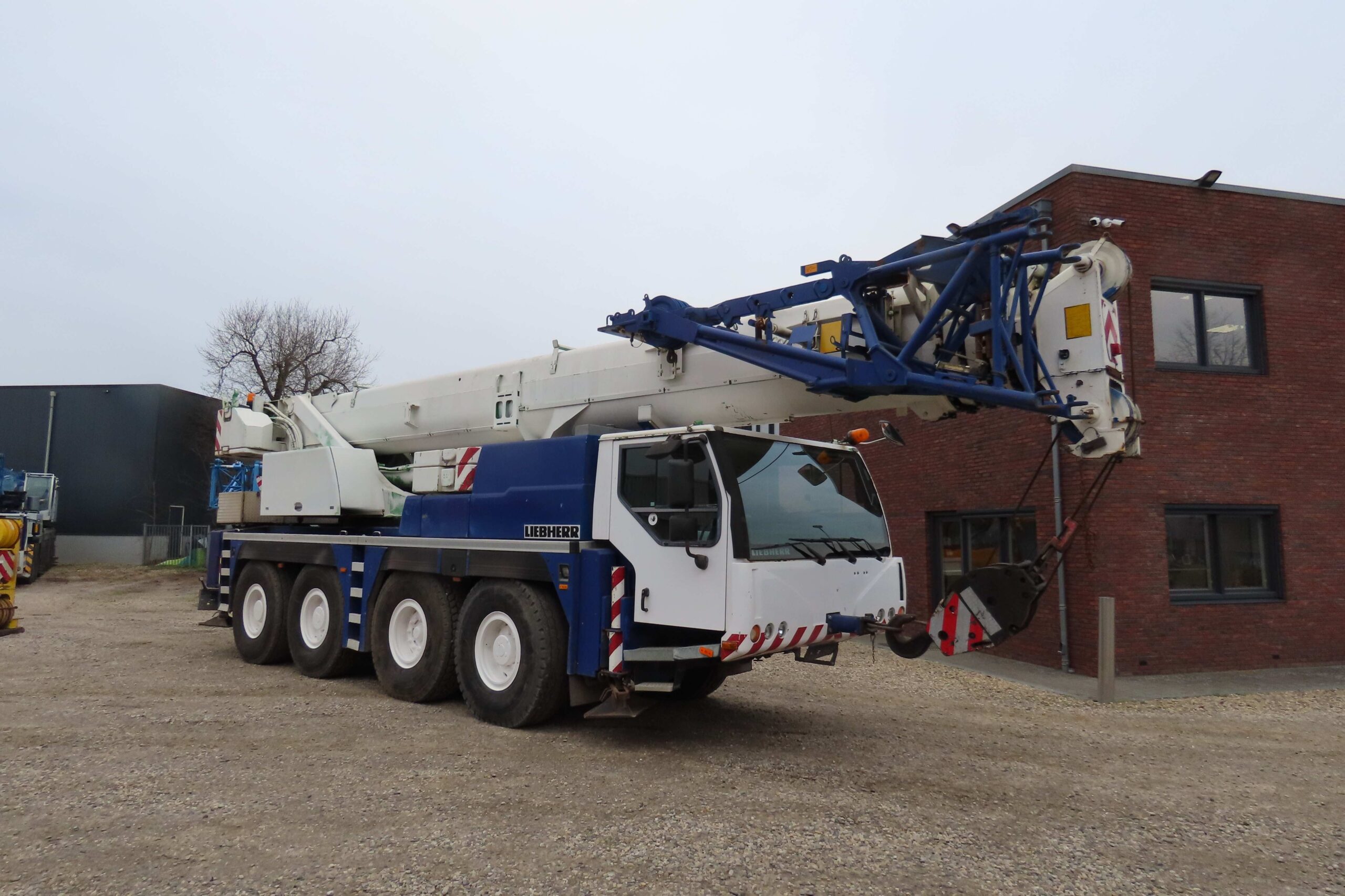 Liebherr LTM 1070-4.1 uit 2008 te koop met serienummer 052138