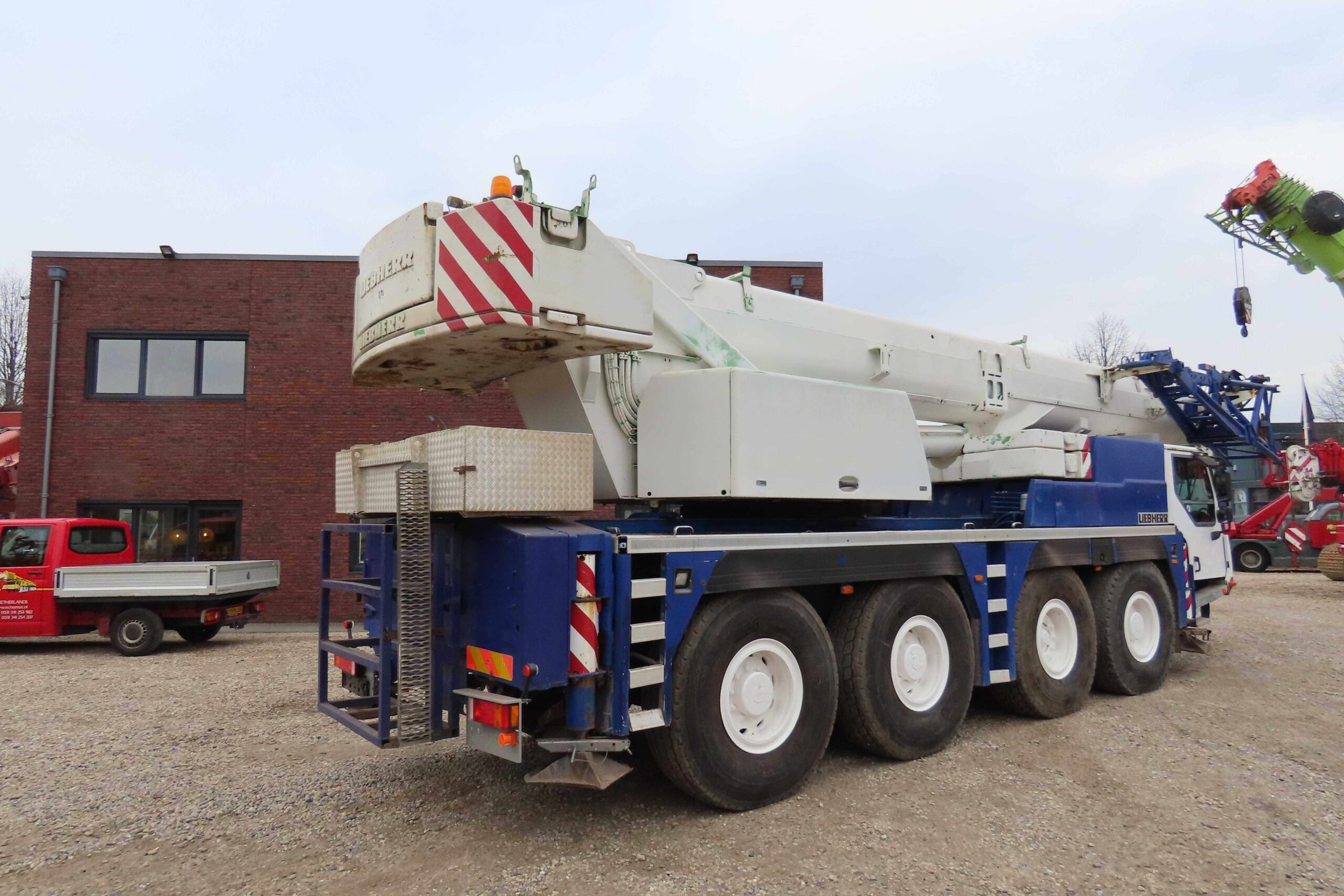 Liebherr LTM 1070-4.1 uit 2008 te koop met serienummer 052138