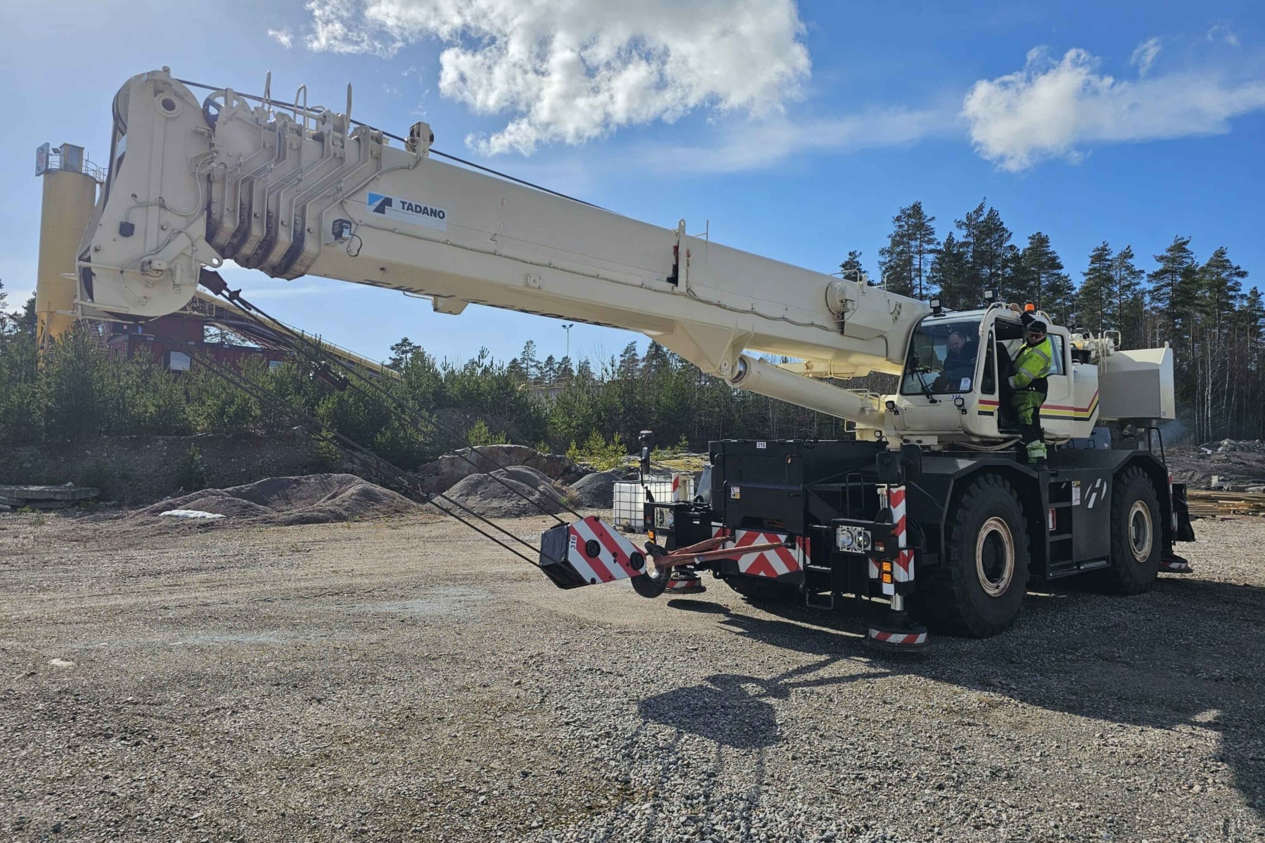 Tadano GR 700 E-1 uit 2004 te koop met serienummer 545586.