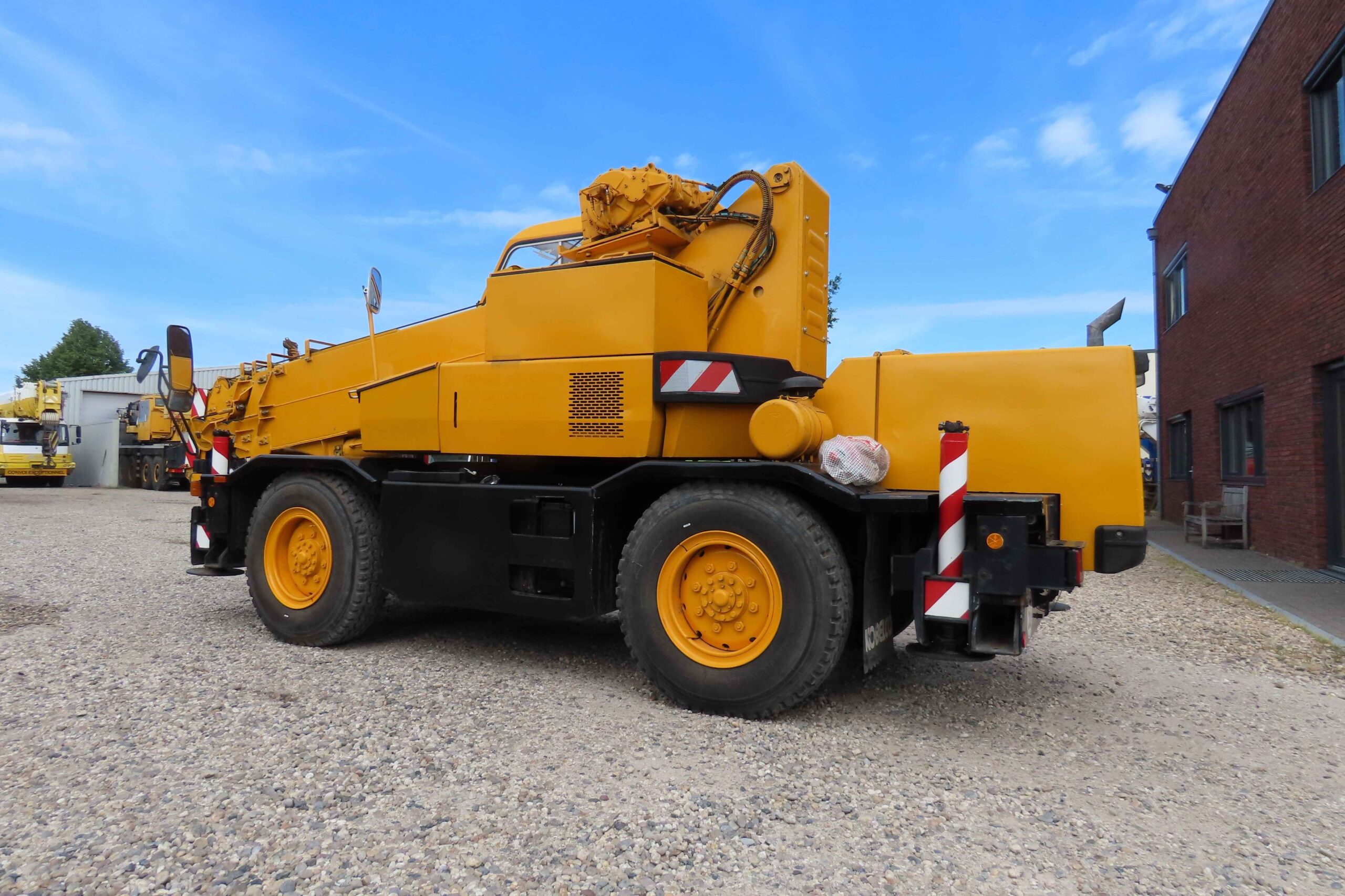 Kobelco RK 70-2 uit 1992 met serienummer EN13671.