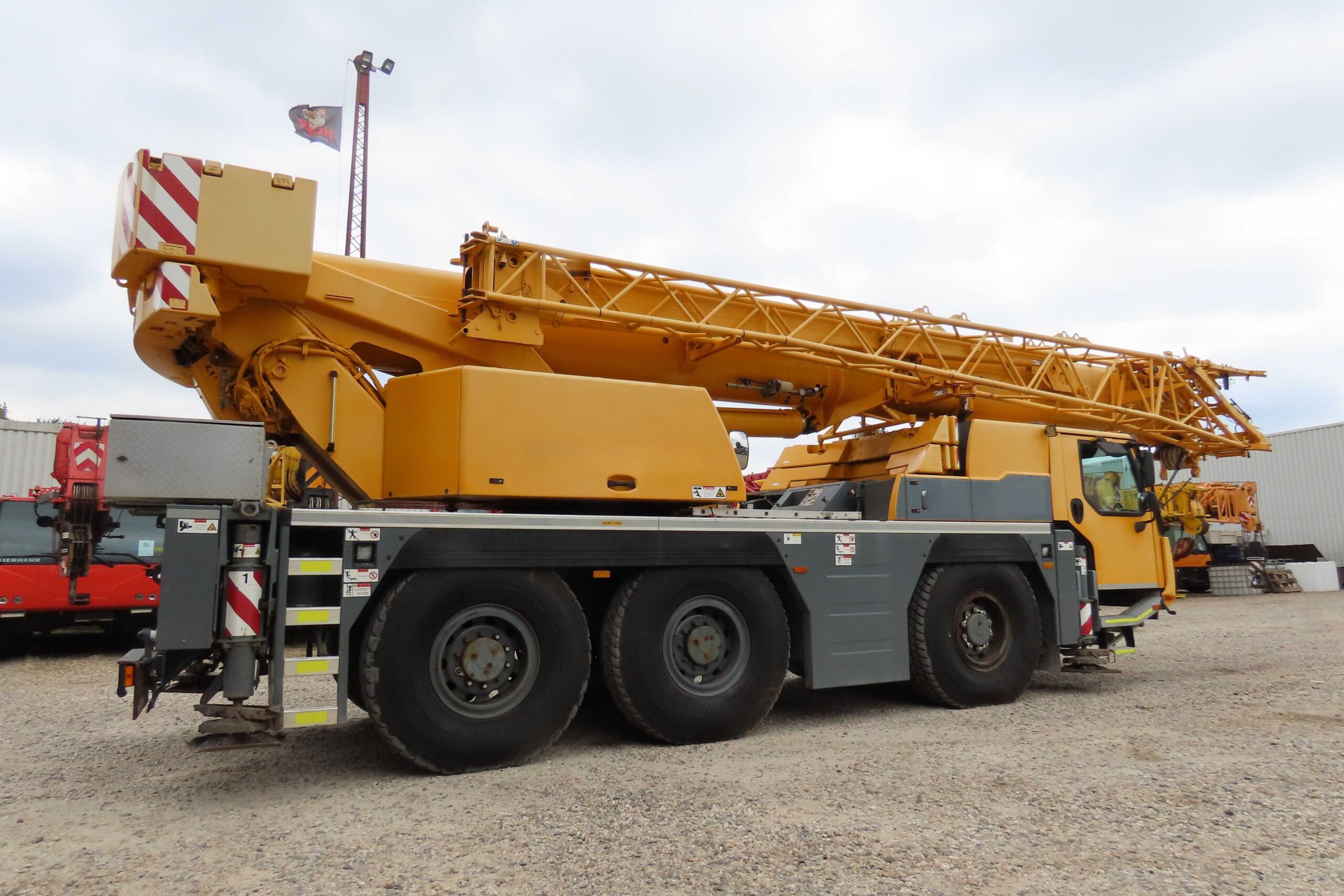 Liebherr LTM 1050-3.1 uit 2016 te koop met serienummer 083766.