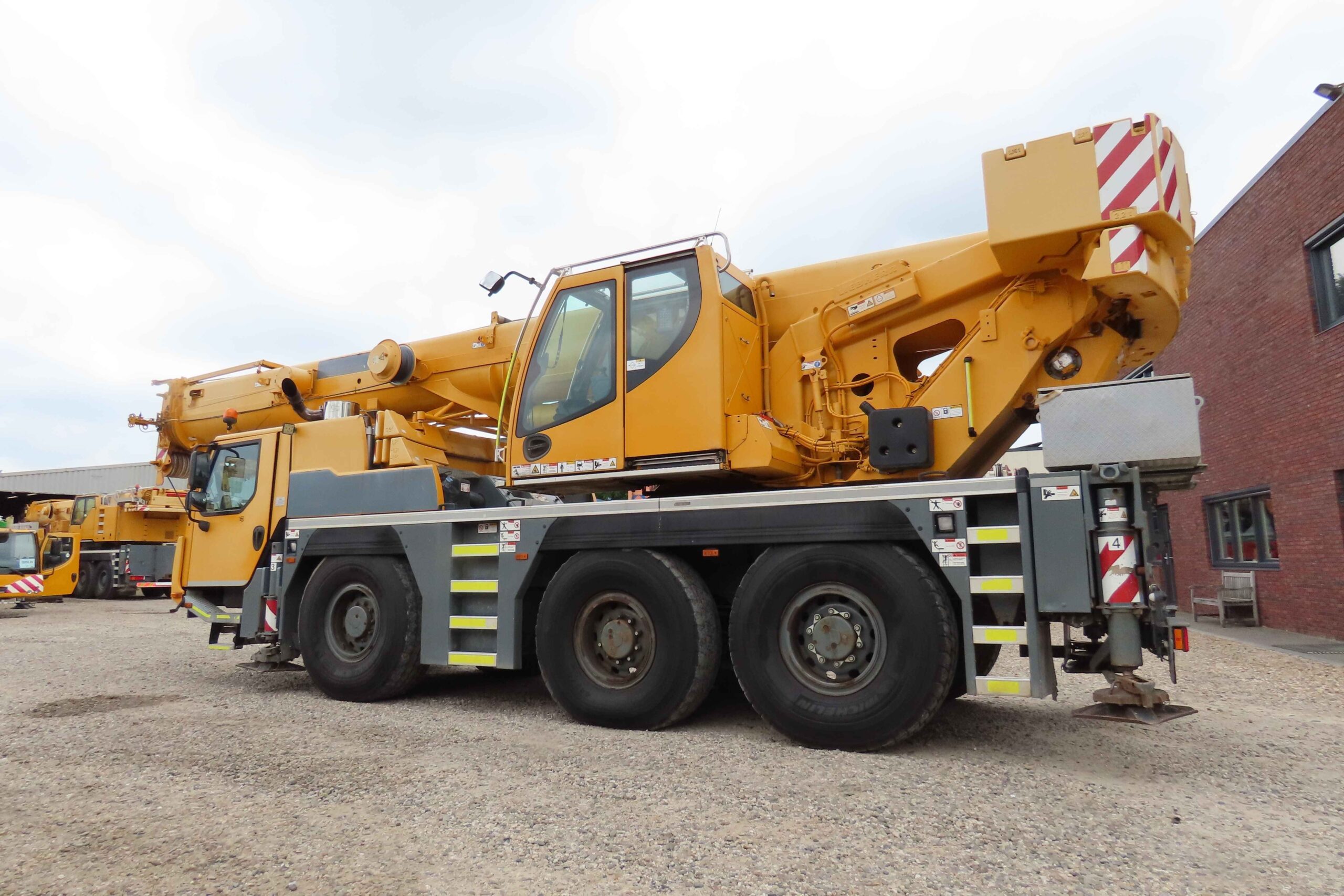Liebherr LTM 1050-3.1 uit 2016 te koop met serienummer 083766.