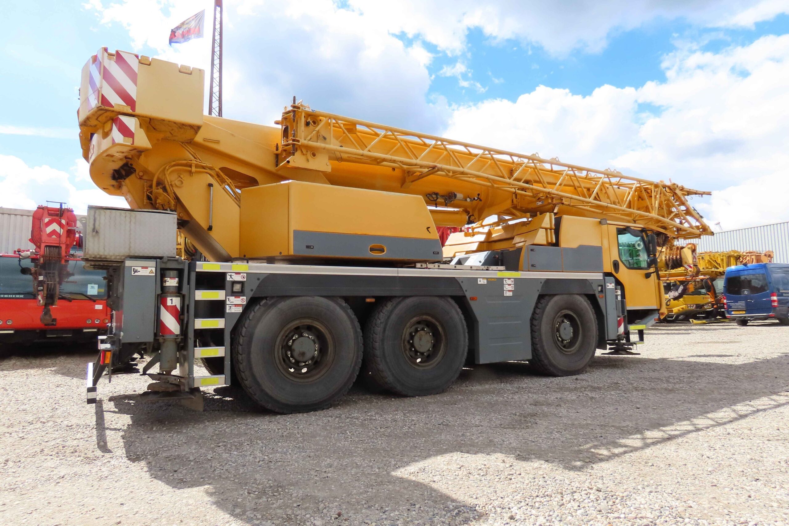Liebherr LTM 1050-3.1 te koop uit 2017 met serienummer 083801