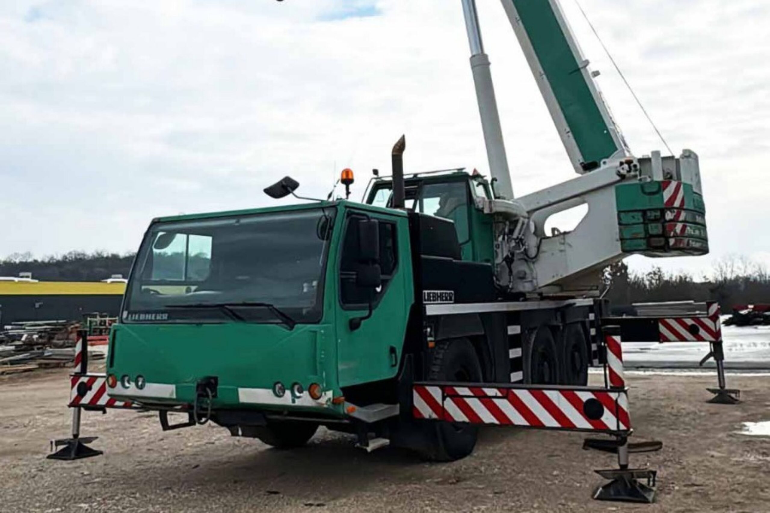 Liebherr LTM 1055-3.2 uit 2006 te koop met serienummer 056057
