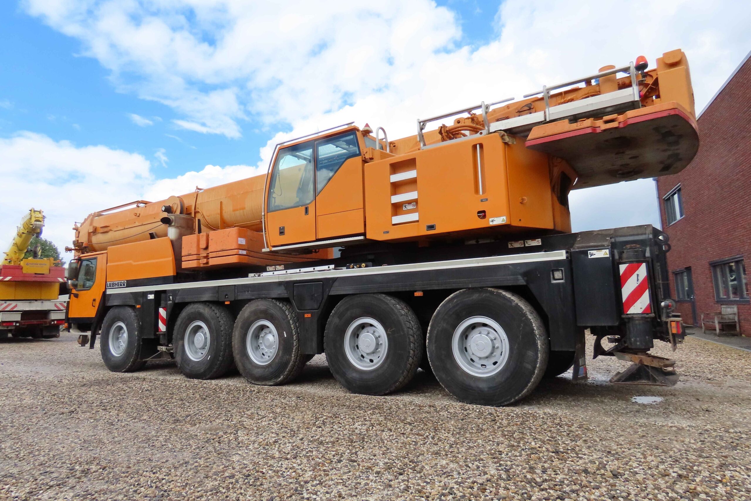 Liebherr LTM 1130-5.1 uit 2011 te koop met serienummer 066254