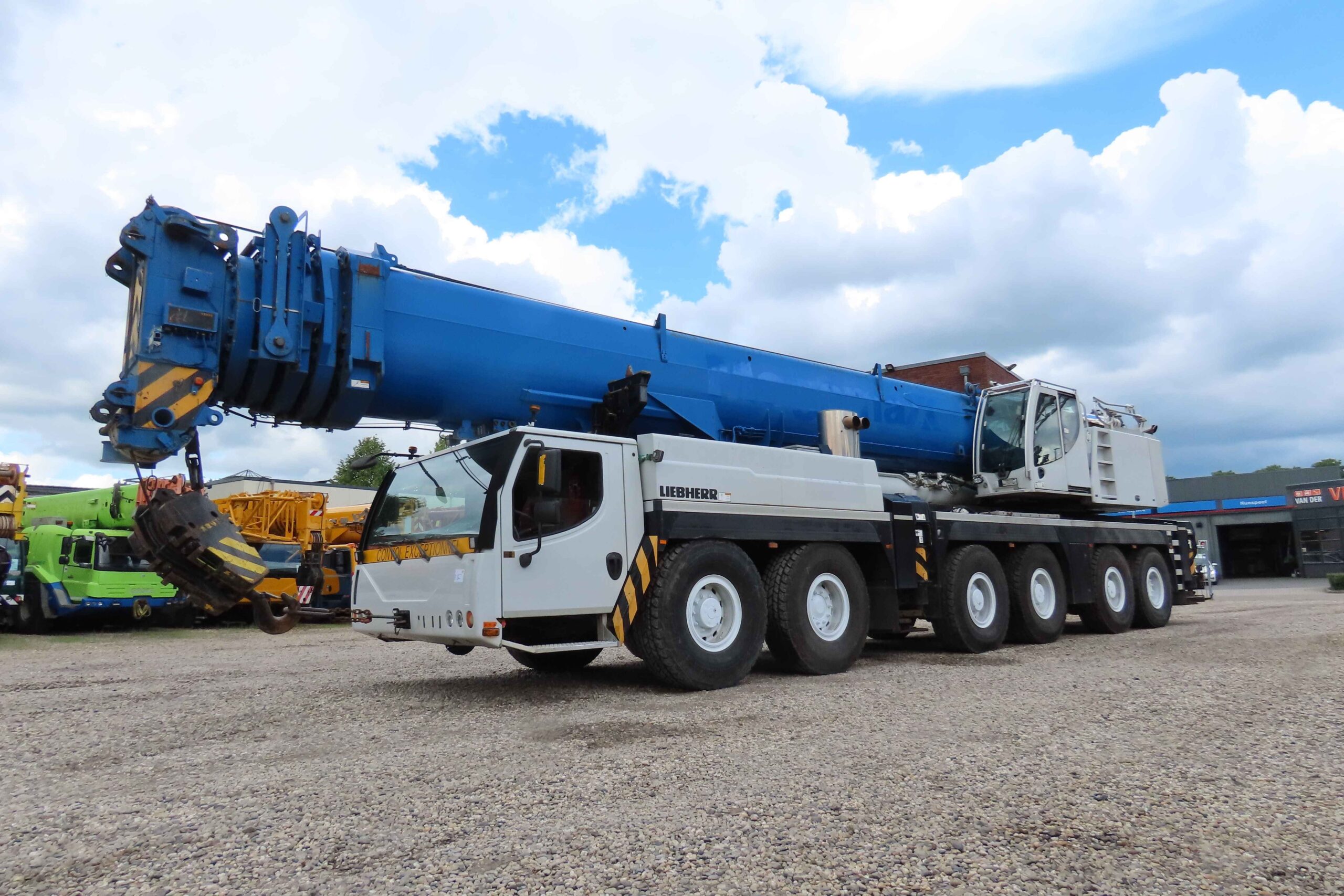 Liebherr LTM 1350-6.1 uit 2012 te koop met serienummer 071319.