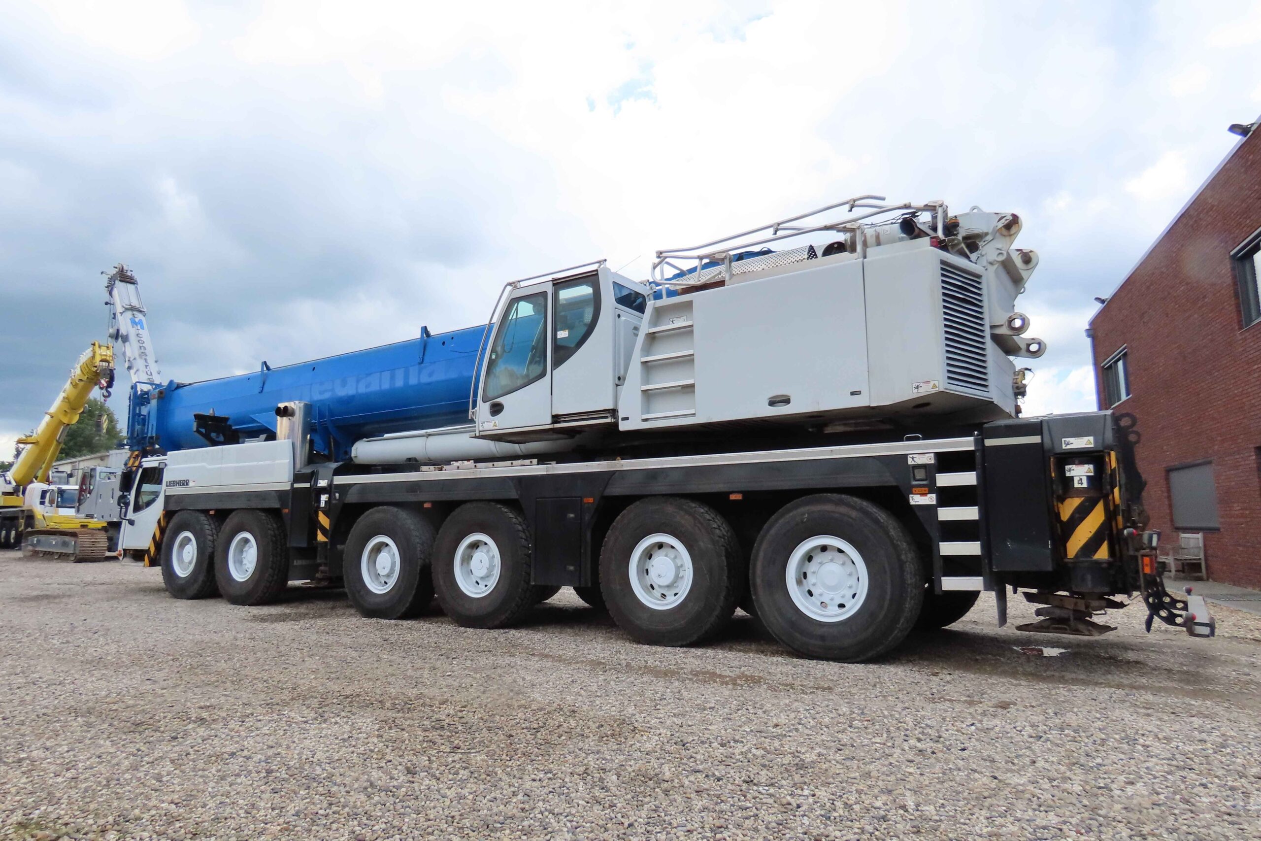 Liebherr LTM 1350-6.1 uit 2012 te koop met serienummer 071319.