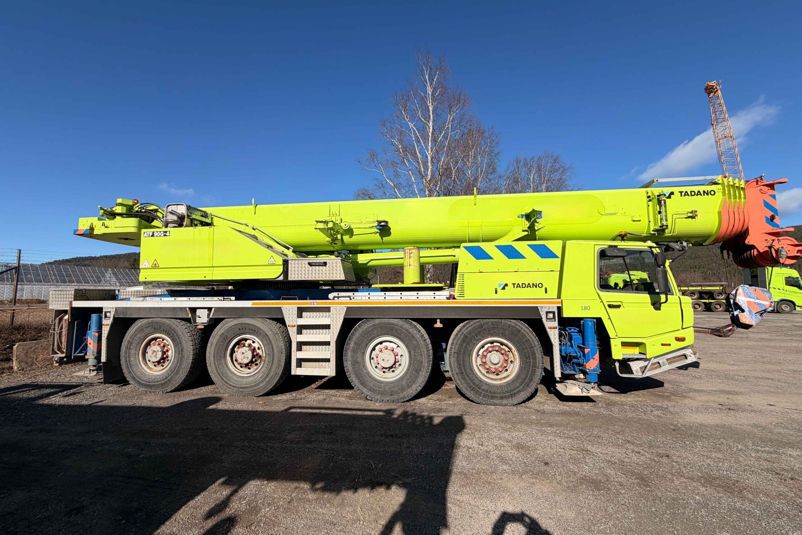 Tadano ATF 90G-4 uit 2013 te koop met serienummer 2145077.